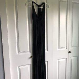 Comfy, summery black maxi-dress
